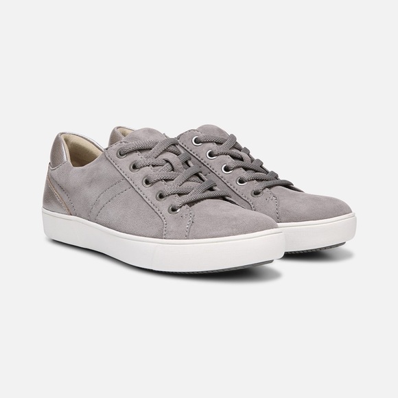Naturalizer Morrison sneaker NWT - Picture 1 of 9
